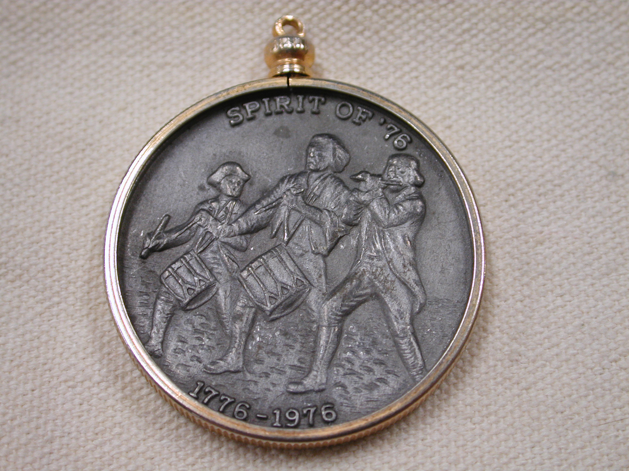 Bicentennial Spirit of 1776 Pendant Pewter Medal in Gold Tone bezel