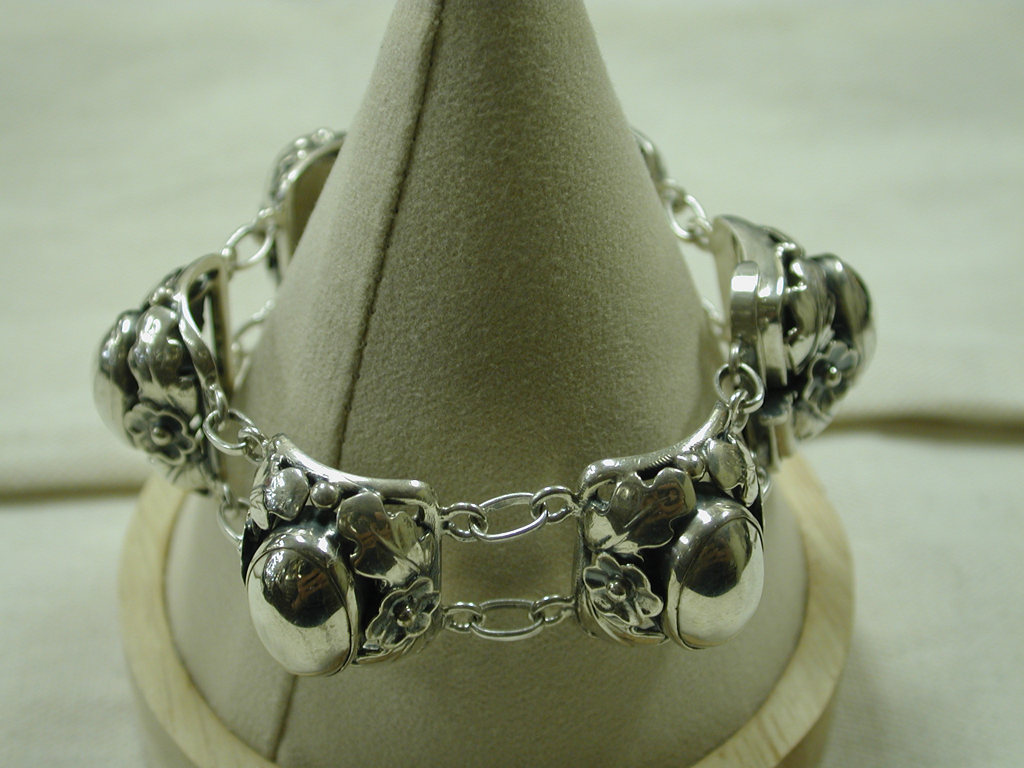 Sterling solid 1" wide Cuff Floral Oval Link Fabulous