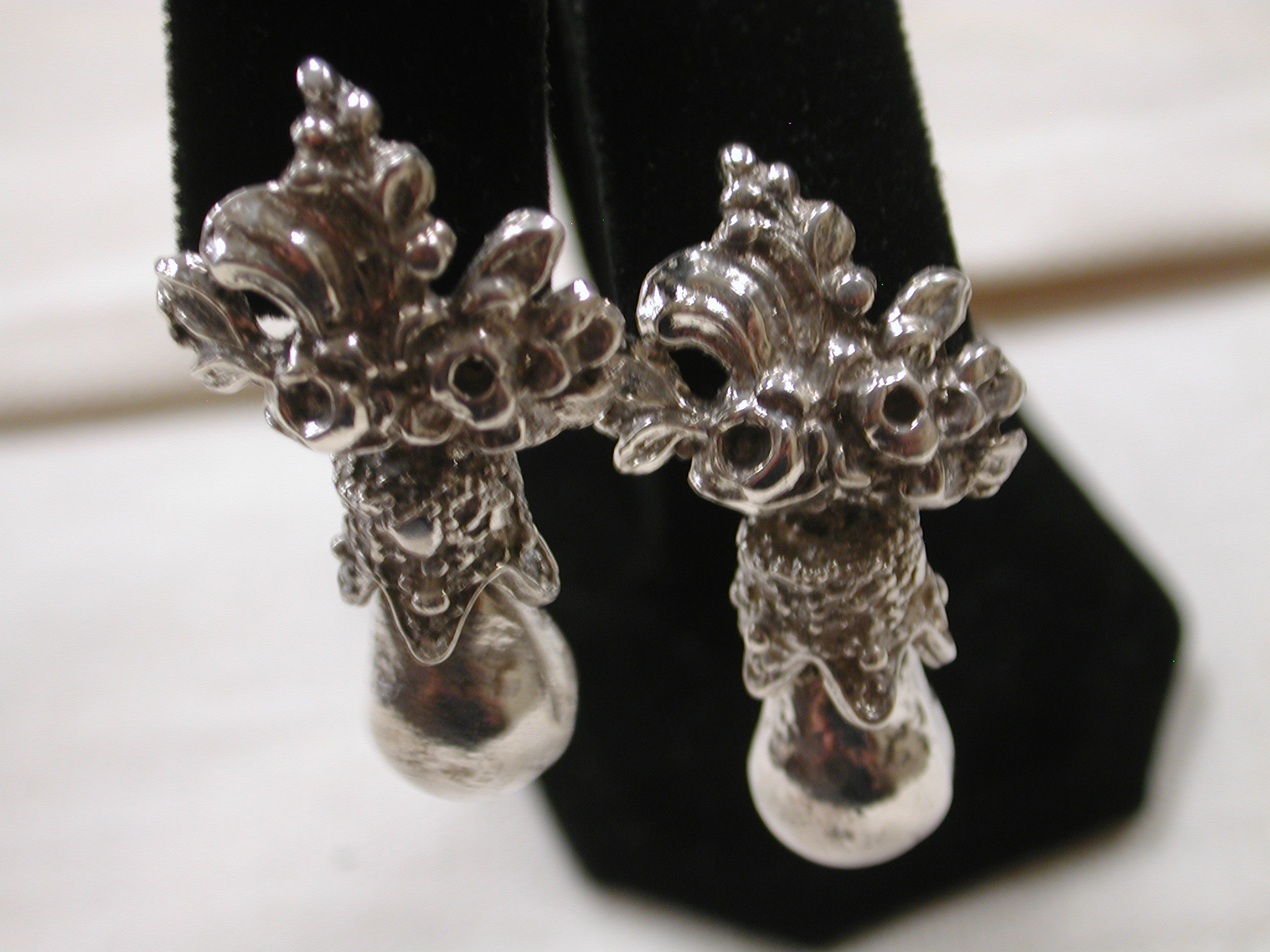Folli Follie Sterling Nature Repousse dangling pear bouquet earrings
