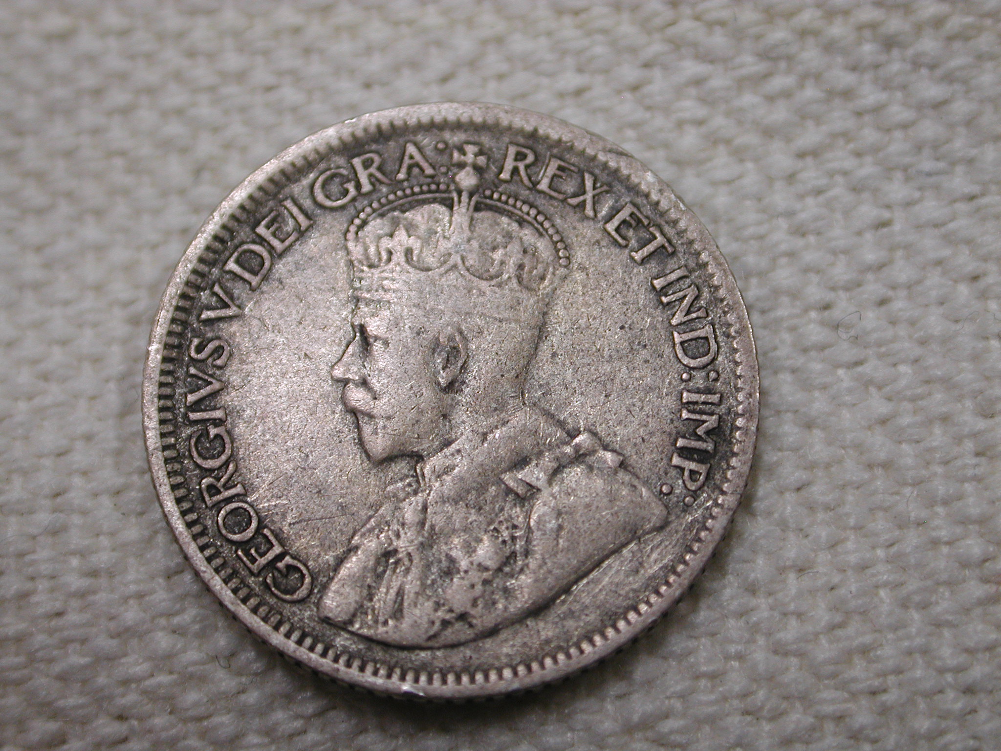 1915 Canada 10 Cent Extra Fine +