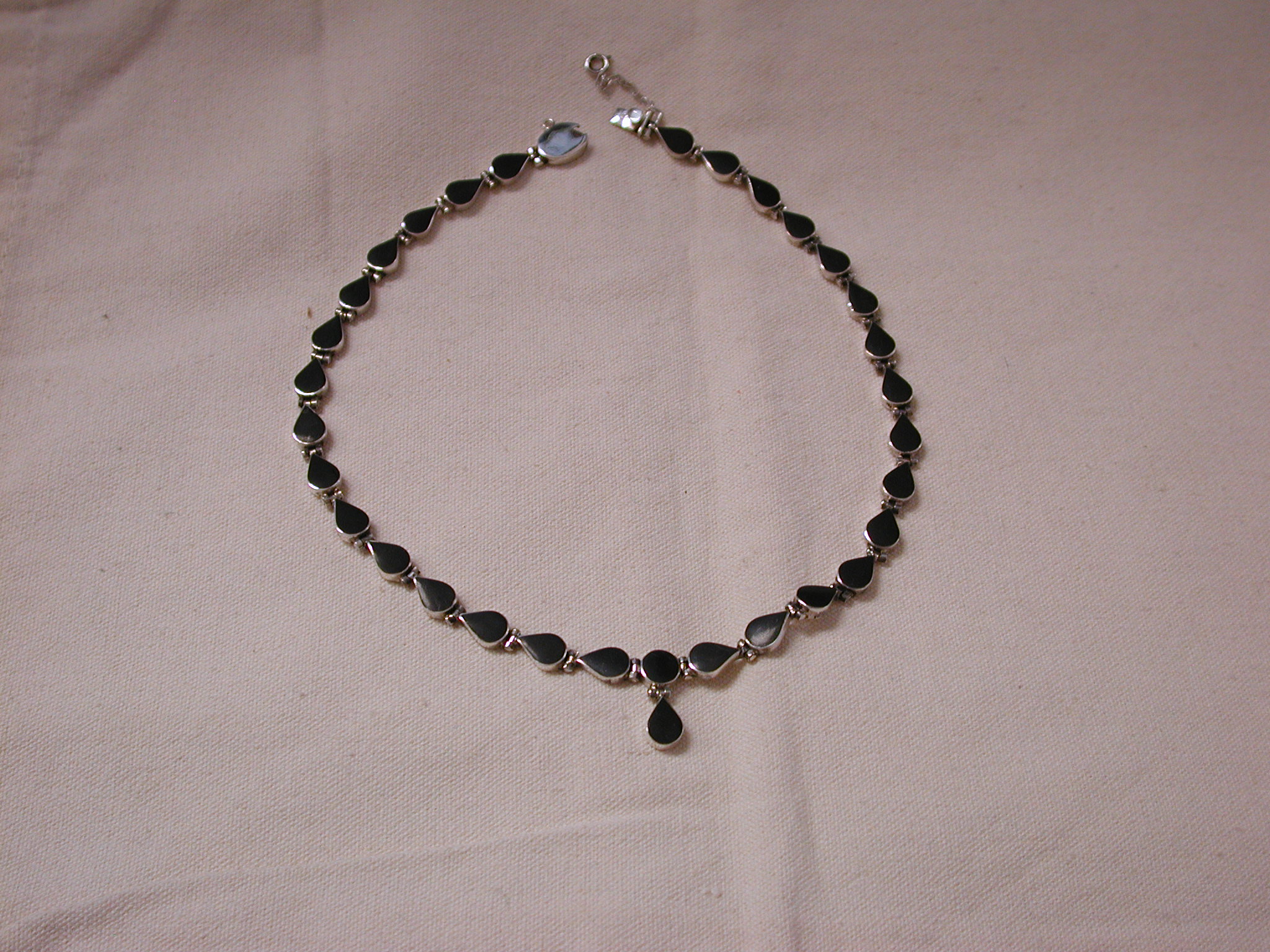 Alceoni .980 Silver Onyx Tear Drop hinged 16.5 Necklace
