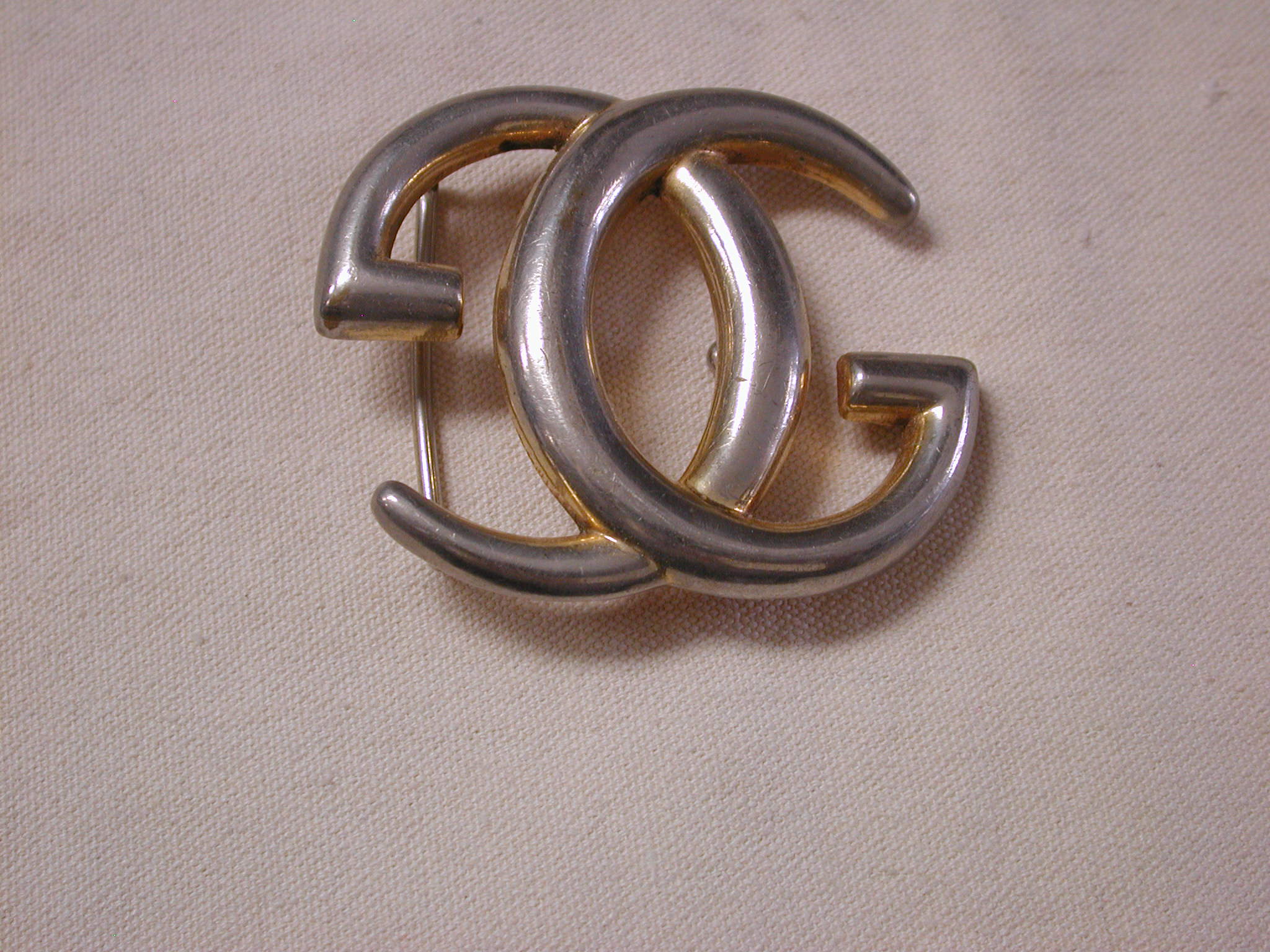 Vintage Gucci Italy Double inverted G interlocking belt buckle Gold toned