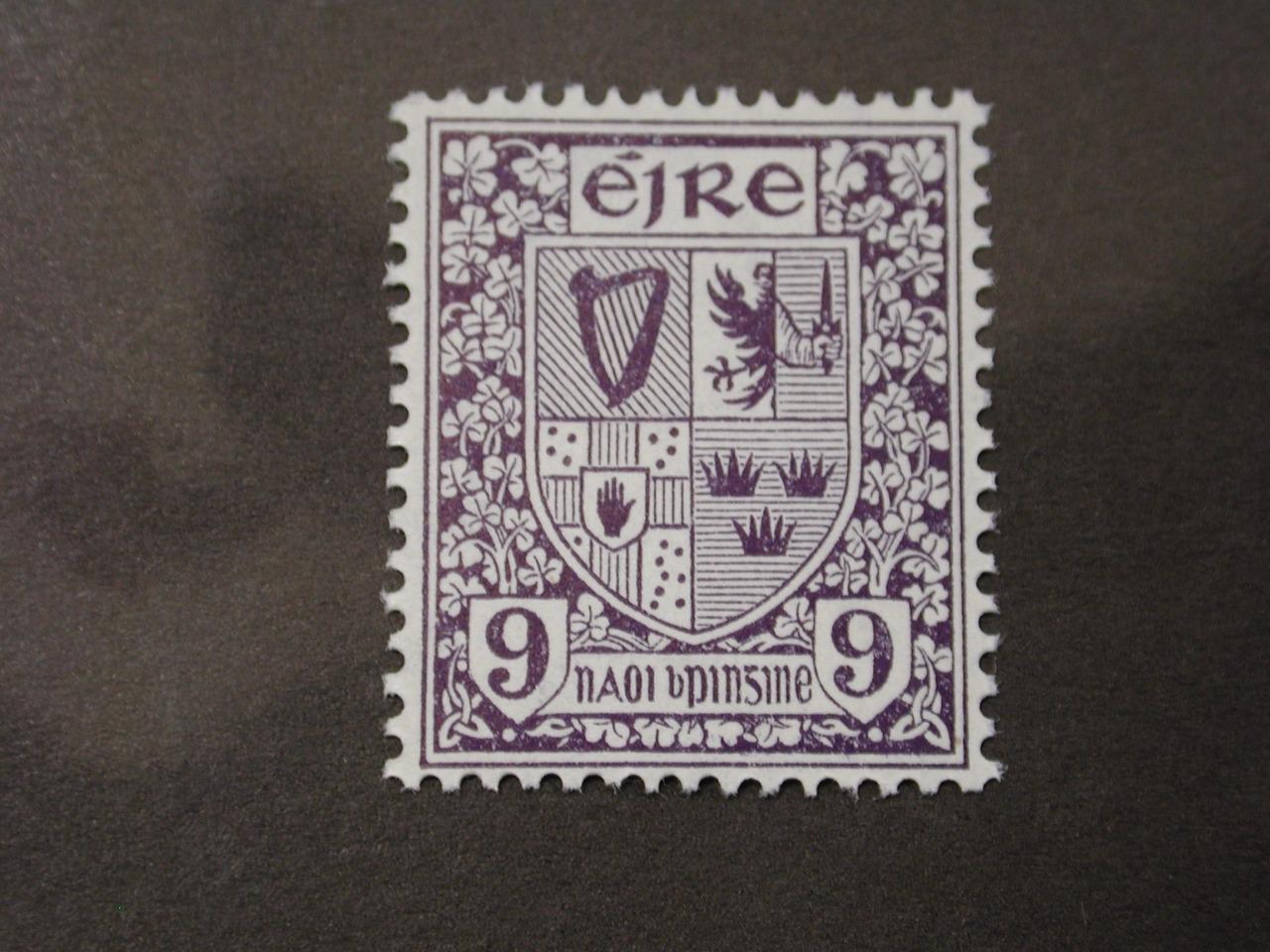 IRELAND #74 1922 Coat of Arms, 9p Violet Mint Never Hinged