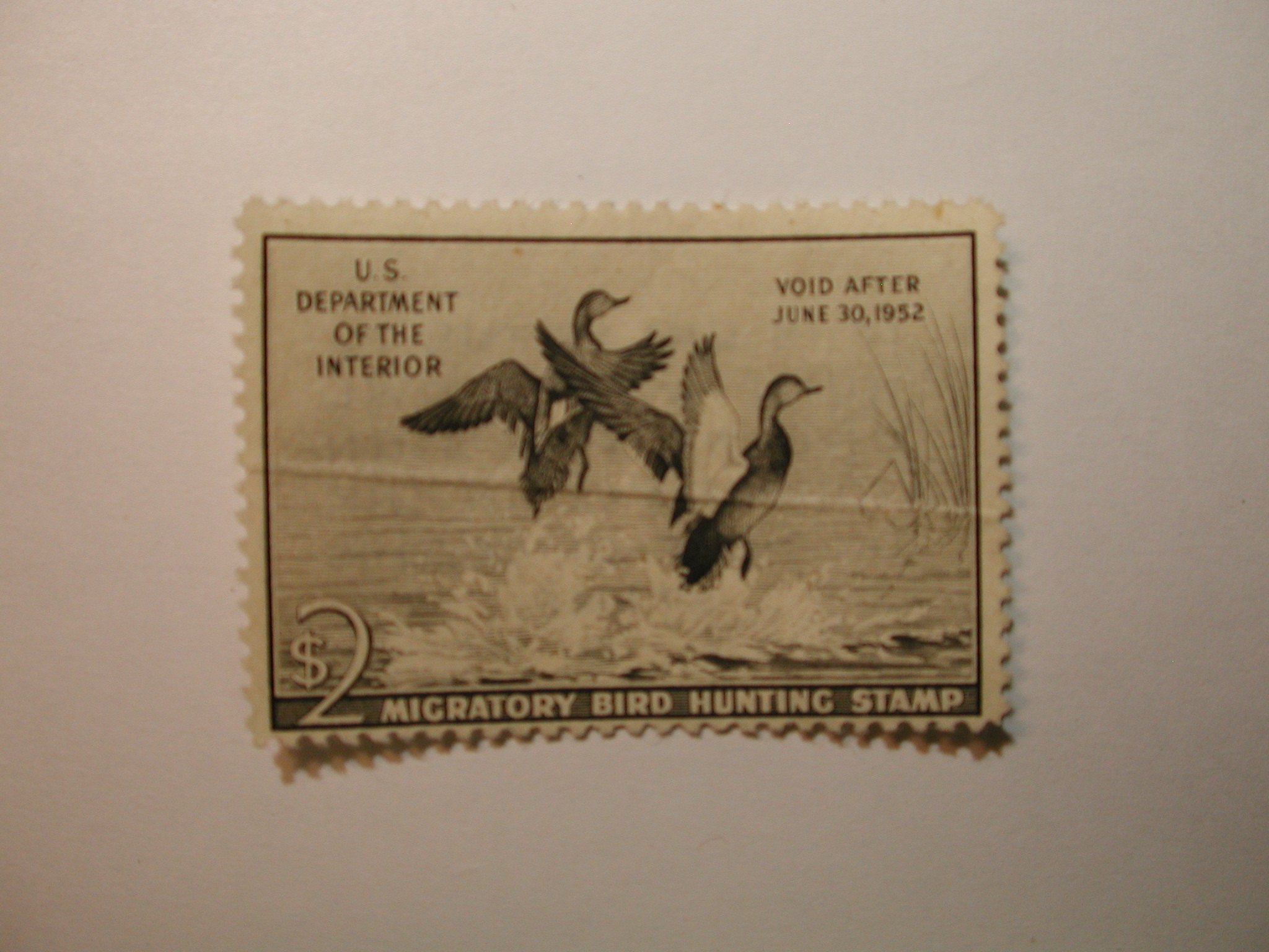 U.S. Stamp Scott #RW18 US Department of Agriculture $2 Migratory Bird Hunting Stamp No Gum with Crease