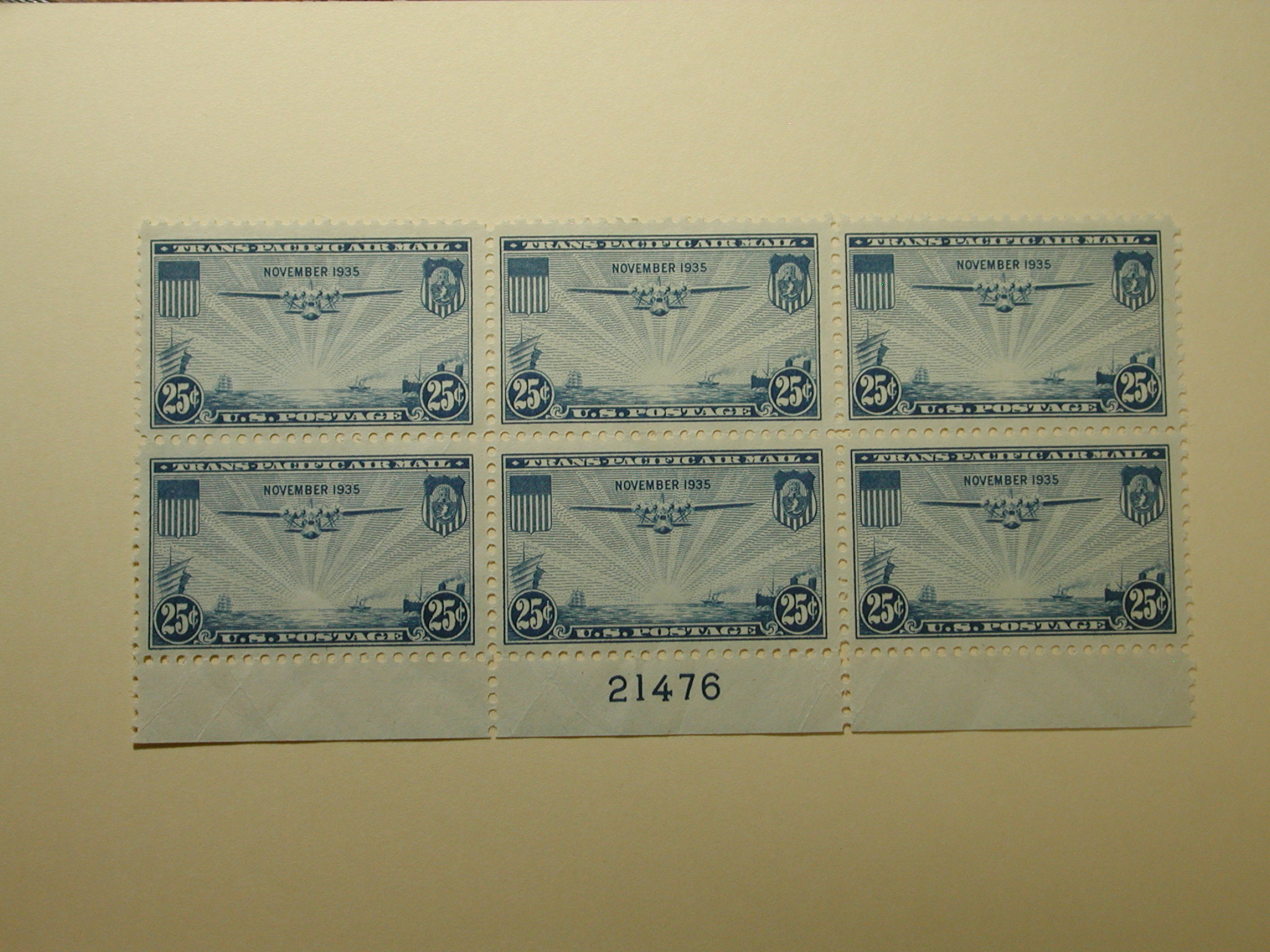 US Scott #C20 - 25c China Clipper Over the Pacific Transpacific Issues #21473 - VLH