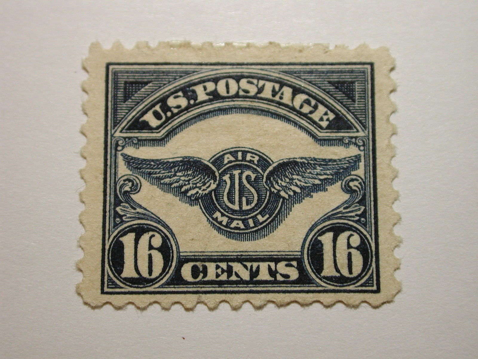 US Scott #C5 Airmail Stamp 16 Cent, Hinged