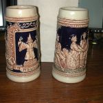 GERZ floral Navy Ecru set of 2 8 1/2″ tall Gute Waid /Jagers Freud -Muchen