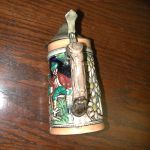 Heidelberg Schloss Castle men relaxing crossed arrows logo 6 3/4″ high with Lid