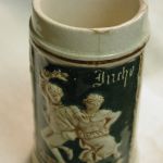 German Beer Stein Green & Ecru small 4″ lovers dancing #466/5