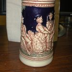 GERZ floral Navy Ecru set of 2 8 1/2″ tall Gute Waid /Jagers Freud -Muchen