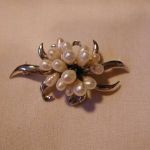 Sterling Silver Tear Drop pearl flower brooch 16 pearls in flower center