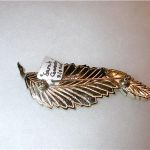 Vintage 1960s Sarah Coventry Fashion Leaf Gold Rhinestone twist Piece Brooch Pin