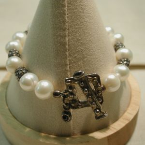 8.5mm Pearl Bali Beads 7" toggle Bracelet