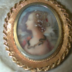 18KT Miniature Portrait Simonetta Vespucci Snake w diamond pendant Oval Cameo