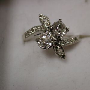 14KT antique Art Deco 1 carat total Diamond Bow twist size 7 3/4