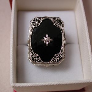 14KT Filigree Rectangle Onyx 26 x 20mm Diamond Size 7