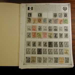 Romania Collection - approx 500+ Stamps - dated 1880-1990