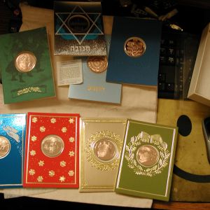 Medallic Greeting Cards Franklin Mint 1982 set of 8 Copper Medallions