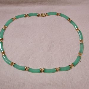 14KT Jade polished Collar 16 barrel sections total  18inches