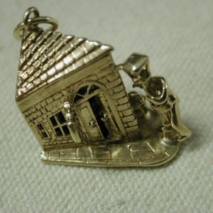 Vintage moving Drunken Man Outside Pub Charm 9kt Gold British Hallmarked