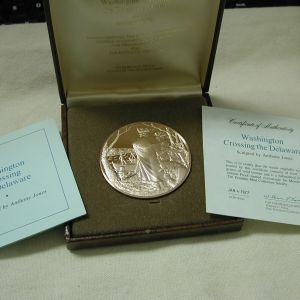 Washington Crossing the Delaware 1776  Anthony Jones Sculptor Franklin Mint Medal