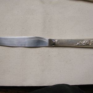 Reed Barton Classic Rose Sterling Handle dinner Knife 9"