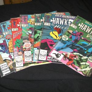 Marvel- Hawkeye Solo Avengers Captain Marvel-Mixed lot of 13