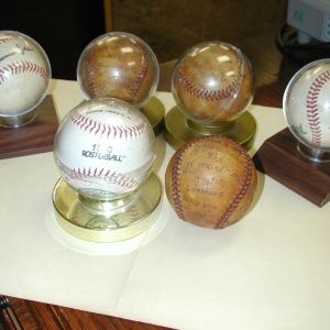 Mixed lot 6 Inscribed Baseballs of unknown origin 1959-1990-1998