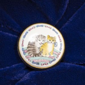 Halcyon Days Enamels two Cats Small round box New in Box