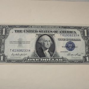 1935-E U.S One Dollar Silver Certificate Uncirculated