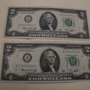 U.S 1976 Consecutive 2 Notes Fed Reserve District Boston UNC