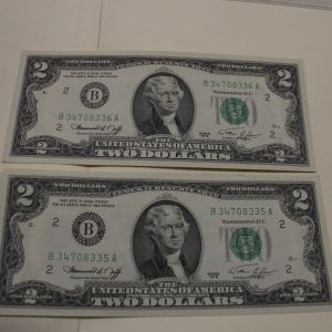 1976 Two Consecutive Notes Fed Reserve District New York UNC