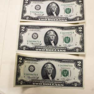U.S 1976 Consecutive Three  $2 Notes District G Chicago UNC
