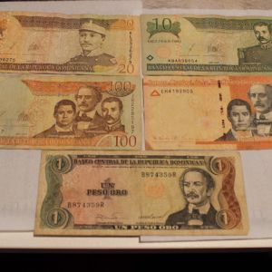 Dominican Republic 1984- 2003-2015 Lot of 5 Notes Circulated