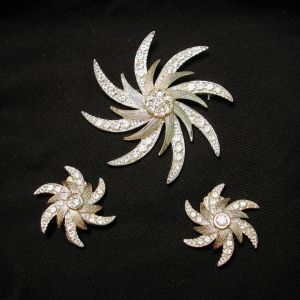 Vintage SARAH COVENTRY - Evening Comet - Brooch & Clip on Earrings Set
