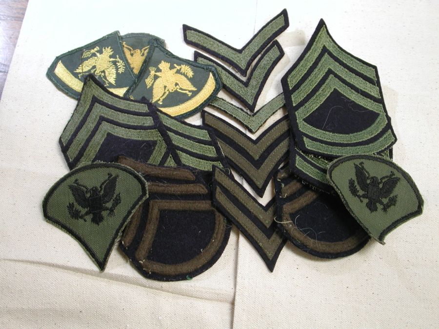 WW2 and US Navy patches and pin lot of 24 7 | Bellport Jewelers